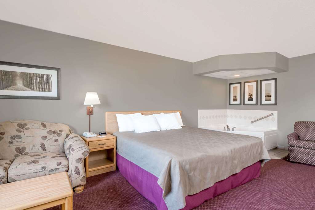 Moose Lake Lodge & Suites Cameră foto